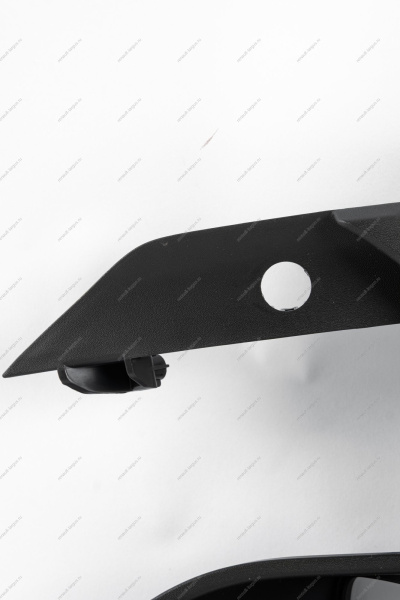 Облицовка ПТФ правая ( с отв. под парктроник) LADA Vesta SW Cross FL Lada