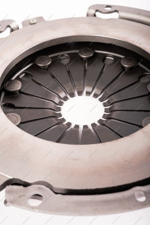 Диск сцепления ведомый+нажимной LADA XRAY/Vesta без выжимн подш. КПП-JR5 к-т HOLA