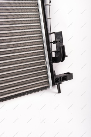 Радиатор охлаждения LADA XRAY/Vesta / Largus FL/RENAULT Logan 2014- (авто с кондиц) Lada