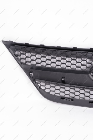 Решетка радиатора переднего бампера LADA Largus верхняя Lada