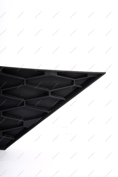 Заглушка передней противотуманной фары правая LADA Xray Cross Lada