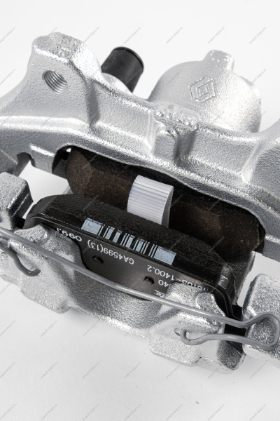 Суппорт передний правый в сборе Renault Logan II, Sandero II (суппорт 410016069R +2шт тормозн.колодки 410602581R) Renault