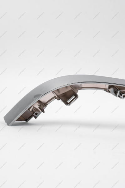 Молдинг переднего бампера нижний левый Lada Vesta SW Cross Lada