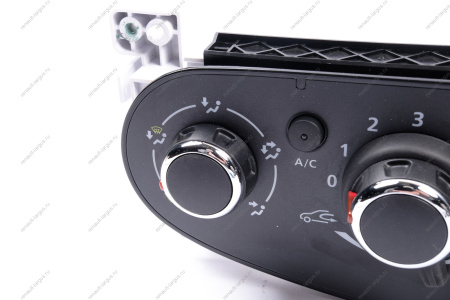 Панель управления вентиляцией и отоплением авто с кондиционером Renault