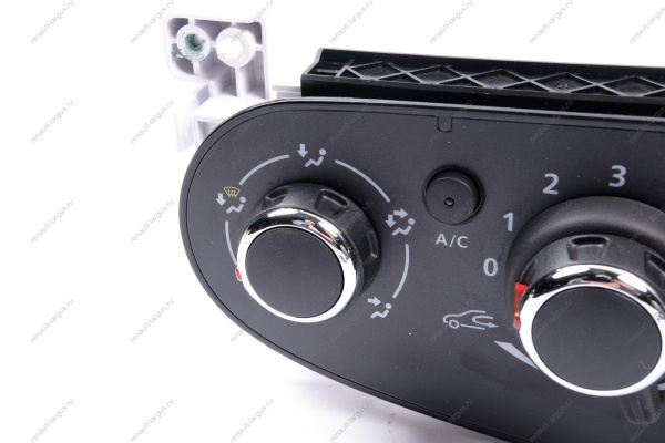 Панель управления вентиляцией и отоплением авто с кондиционером Renault