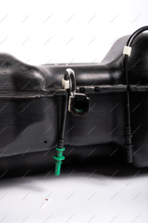 Бак топливный инжекторный пластик без ЭБН LADA Largus (р3м,р4м) ( без упаковки) Lada