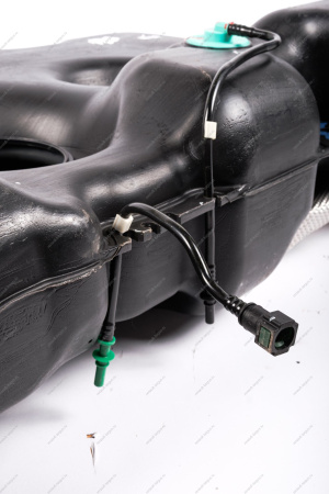 Бак топливный инжекторный пластик без ЭБН LADA Largus (р3м,р4м) ( без упаковки) Lada