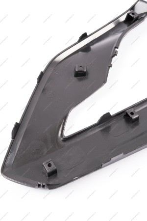 Накладка переднего бампера левая с отверстием под датчик слепой зоны под покраску LADA Vesta SW Cross FL Lada