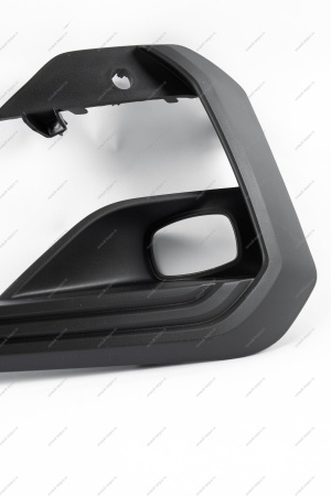 Облицовка ПТФ правая ( с отв. под парктроник) LADA Vesta SW Cross FL Lada