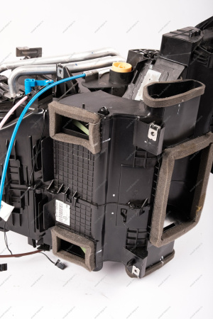 Модуль отопления, вентиляции и кондиционирования с рециркуляцией, с механическим (тросовым) приводом управления COMFORT Lada Vesta NG ( VALEO) Lada