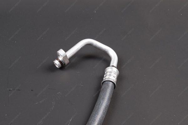 Трубопровод LADA Largus между компрессором и конденсатором для двигат. 16кл 21129 (P4M) CGA