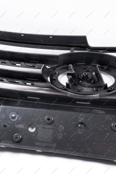 Решетка LADA Vesta NG радиатора средняя (черный лак) (Сызрань) Lada