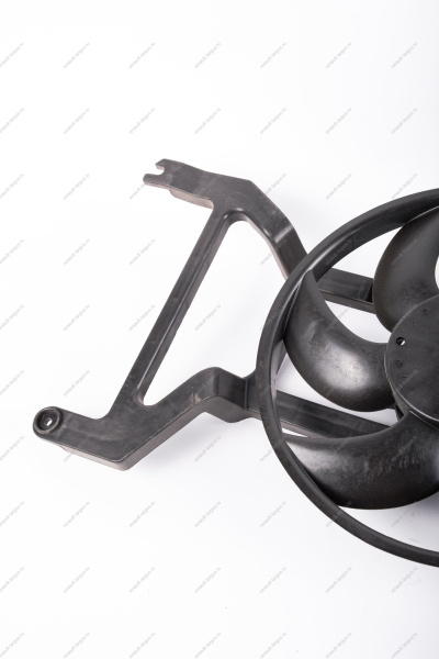 Вентилятор охлаждения с кожухом без кондиц. LADA Largus/Лада Ларгус Lada