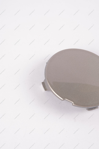 Заглушка окна переднего бампера LADA Largus/Лада Ларгус под буксир. крюк. 242 Серый базальт (Серо-бежевый) крашеная Lada