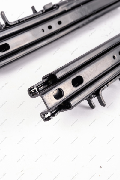 Комплект направляющих сидения правого(пассажира) LADA Largus Renault