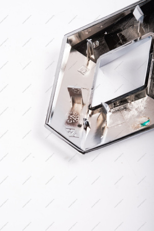 Эмблема ромб RENAULT Logan/Рено Логан перед. с 2010 г.8200667538/8200115114 ( ш-9см, в-11.5см) Renault