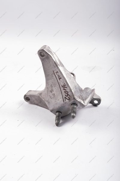 Кронштейн левой опоры подвески двигателя (P4M,P4P-BVM5) LADA XRAY Lada
