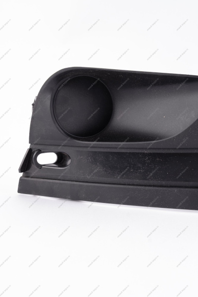 Заглушка LADA Vesta переднего бампера правая ПТФ Lada