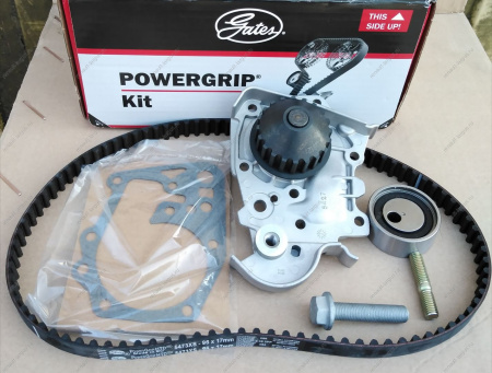 Ремень ГРМ + ролик(22*D55) с водяным насосом PowerGrip® Kit для двигателя K7M 8кл 84л/с RENAULT Logan до 2010г. Gates
