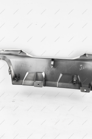 Накладка Lada Vesta SW Cross заднего бампера нижняя окрашенная в цвет серебристый Lada