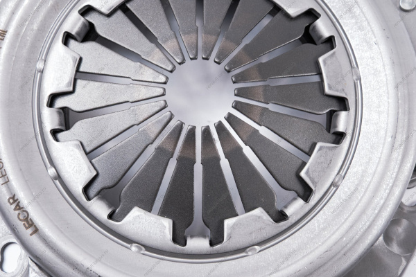 Комплект сцепления Renault Logan, Sandero I/II 1.6 K7M, Lada Largus 1.6 K7M 200 мм, 26 шлицов,трос. привод, с выжимным подшипником (в упак. LECAR) Lada