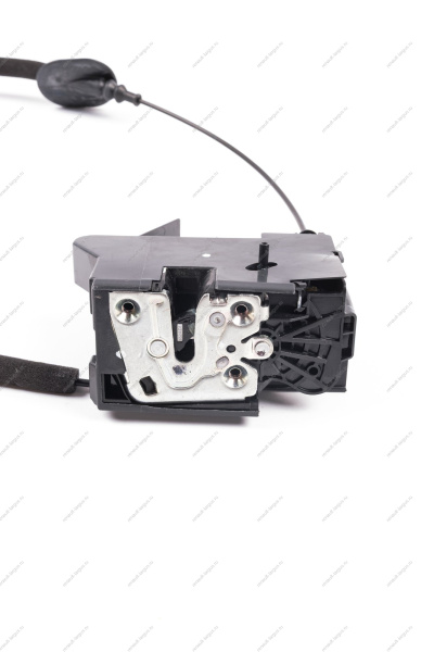 Замок задней двери левый LADA Vesta FL Lada