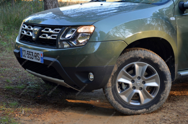 Крыло переднее правое RENAULT Duster крашеное Хаки DNP Renault