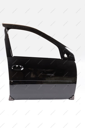 Дверь передняя правая (c отв. под молдинг ,без отверстия под личинку) в цвет 676 LADA Largus (FL) NEW Lada