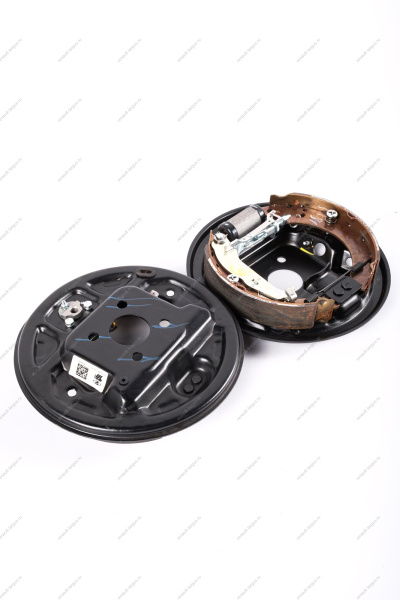 Комплект тормозов задних в сборе ( левый + правый ) LADA Largus Renault