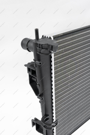 Радиатор охлаждения RENAULT Duster/Рено Дастер 2015- Renault