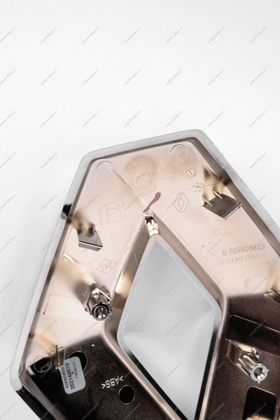 Эмблема RENAULT Logan 2014- решетки радиатора ( Ромб) Renault