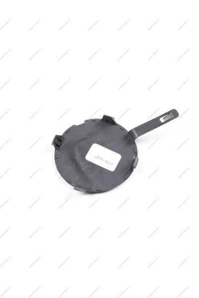 Заглушка окна переднего бампера LADA Largus/Лада Ларгус под буксир. крюк.283 крашеная Lada