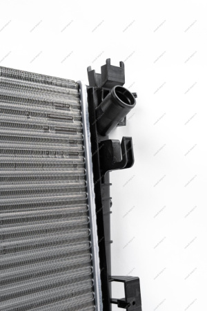 Радиатор охлаждения LADA Vesta Lada