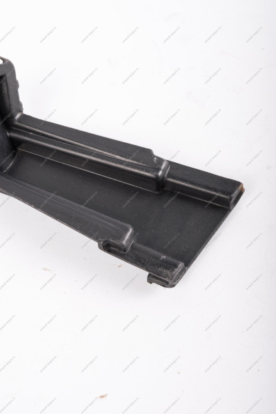 Вставка монтажного блока реле и предохранителей LADA Largus (замок) Renault