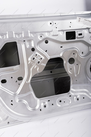 Дверь передняя левая LADA Largus/Лада Ларгус крашеная (с отв. под молдинг) 691 Платина (Серебристый Lada