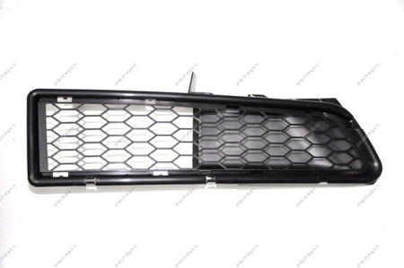 Решетка переднего бампера RENAULT Logan/Рено Логан до 2010 г правая Renault