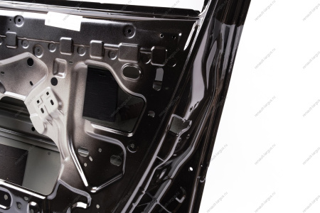 Дверь передняя правая (c отв. под молдинг ,без отверстия под личинку) в цвет 676 LADA Largus (FL) NEW Lada