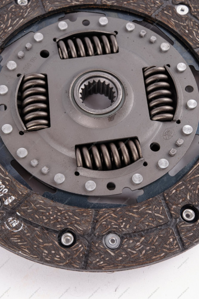 Комплект сцепления Lada Largus КПП-BVI5 дв P3M,P4M( без выжим. подшипника) LUK