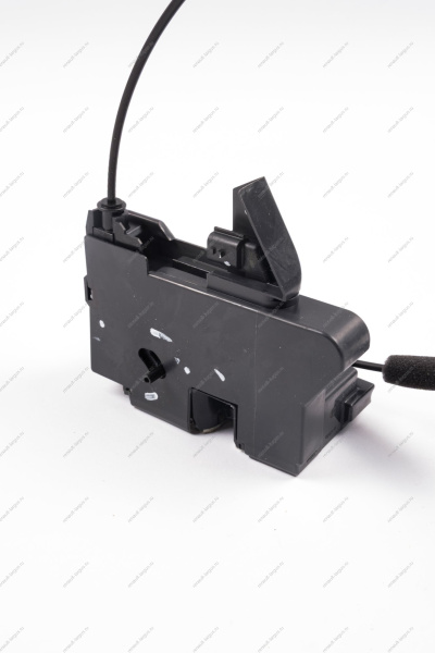 Замок задней двери правый LADA Vesta FL Lada