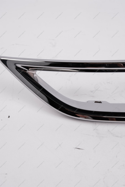 Вставка заднего бампера нижняя правая LADA Vesta NG Lada