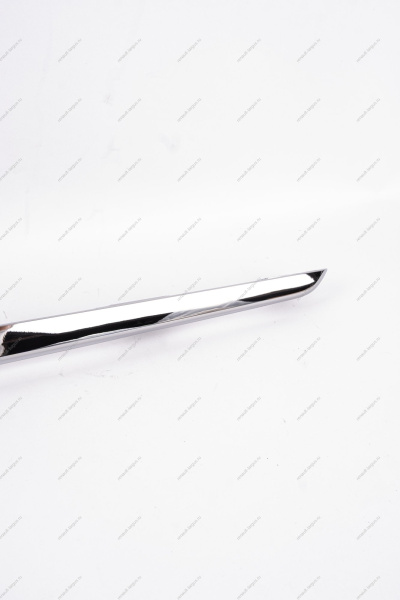 Молдинг переднего бампера верхний правый Lada Vesta SW Cross Lada