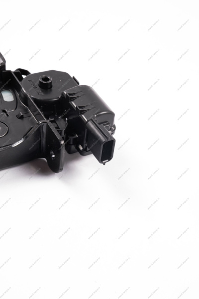 Замок двери багажника Renault Logan 2014- с электроприводом Renault