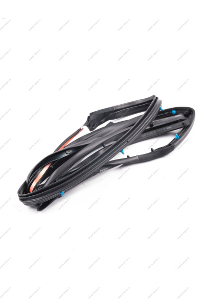 Уплотнитель проема задней правой двери верхний Lada Vesta SW/ SW Cross Lada