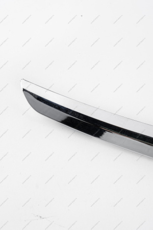 Молдинг переднего бампера верхний правый (хром) LADA Largus (FL) NEW Lada