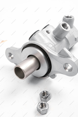 Цилиндр LADA XRAY главный тормозов Renault