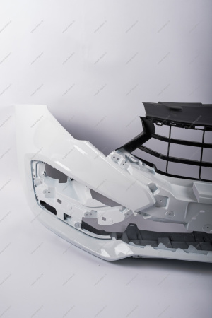 Бампер передний без отверстий под датчики системы парковки в цвет 221 Ледниковый (белый) LADA Vesta FL Lada