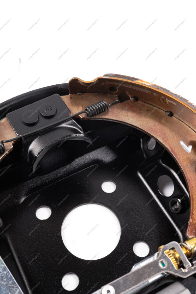 Тормоз задний левый в сборе LADA Largus универсал (5-мест) (для авт. с Р3М,Р4М) Lada