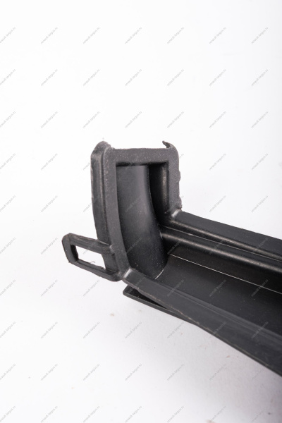 Вставка монтажного блока реле и предохранителей LADA Largus (замок) Renault