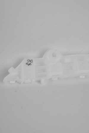 Кронштейн крепления переднего бампера правый ( необходимы заклепки 2шт 7703072424/7705096011) LADA Largus (FL) NEW Lada