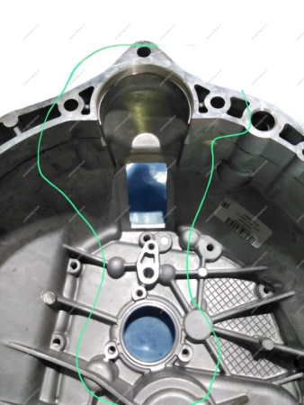 Картер сцепления LADA Vesta (3 шпильки крепления стартера) КПП (BVR5,BVI5) вилка выкл сцепления Lada